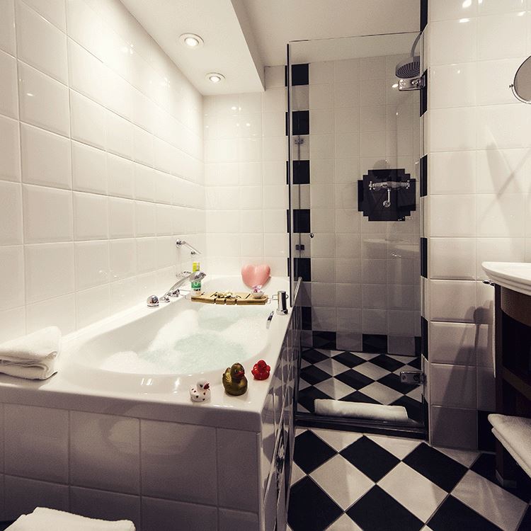 banks-mansion-hotel-amsterdam-suite-bathroom3